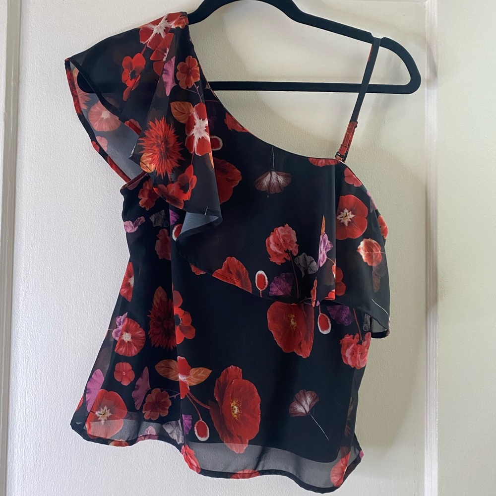Guess floral one shoulder blouse size XS with hidden zipper on side